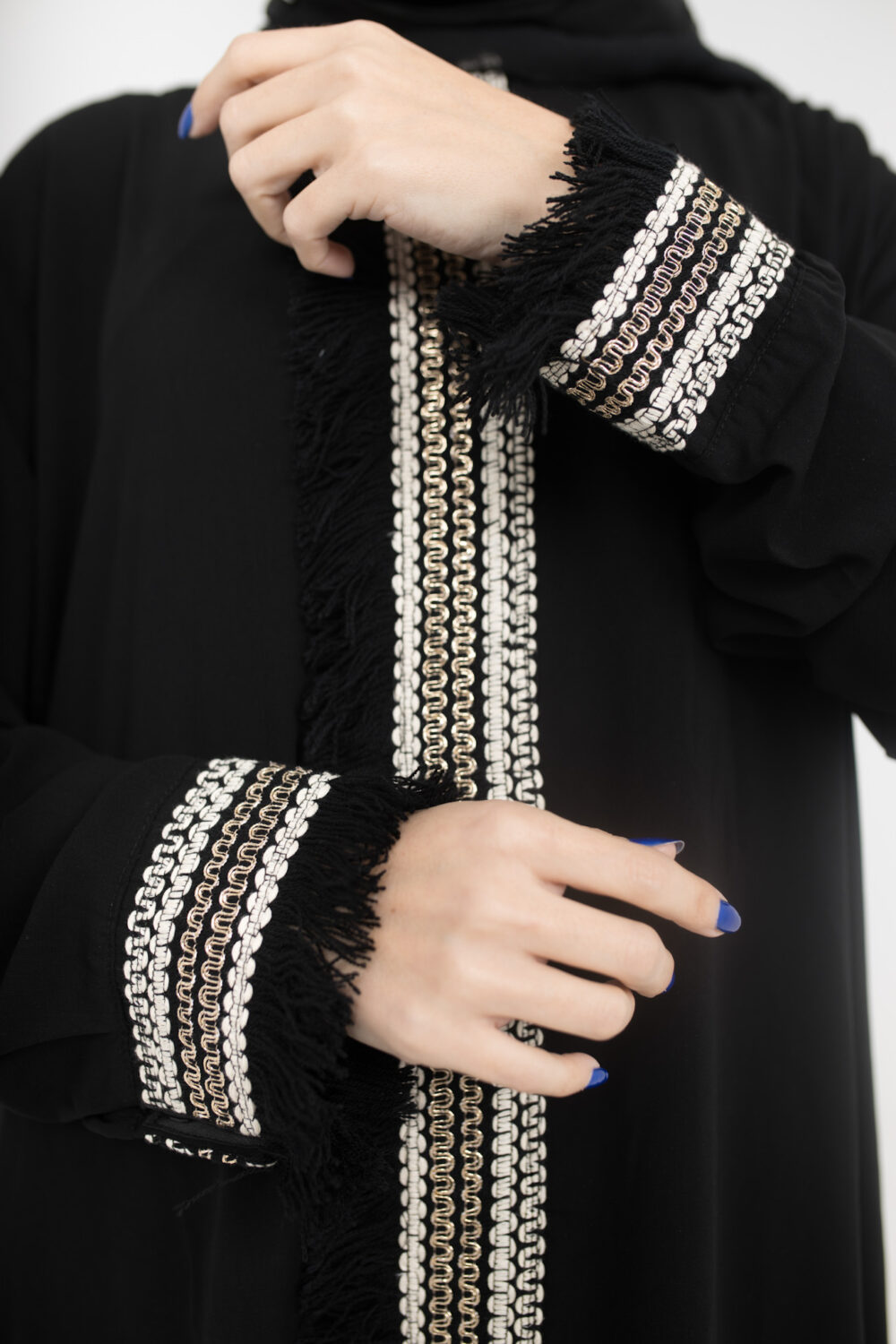 Embroidered closed abaya