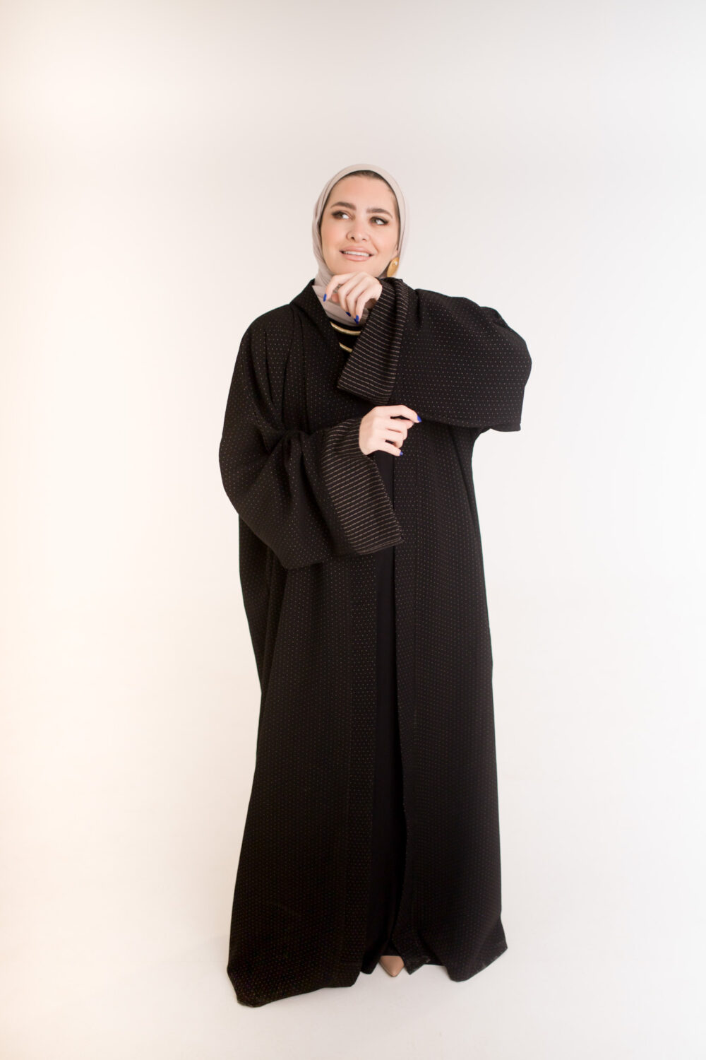 Dotted double face abaya - Image 3