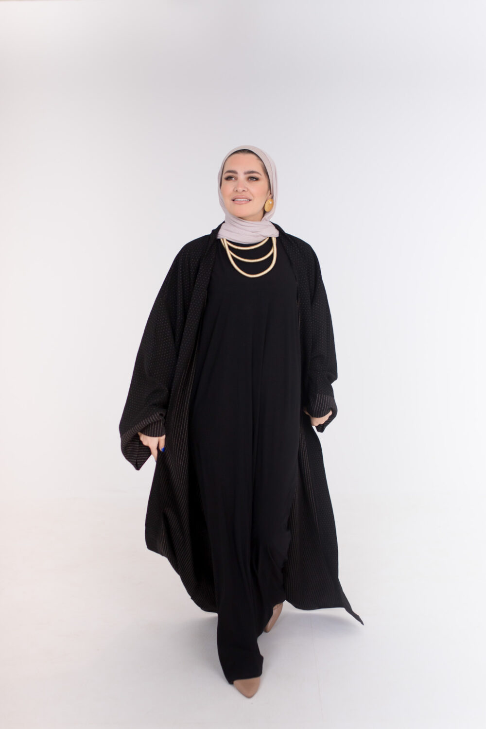 Dotted double face abaya - Image 5